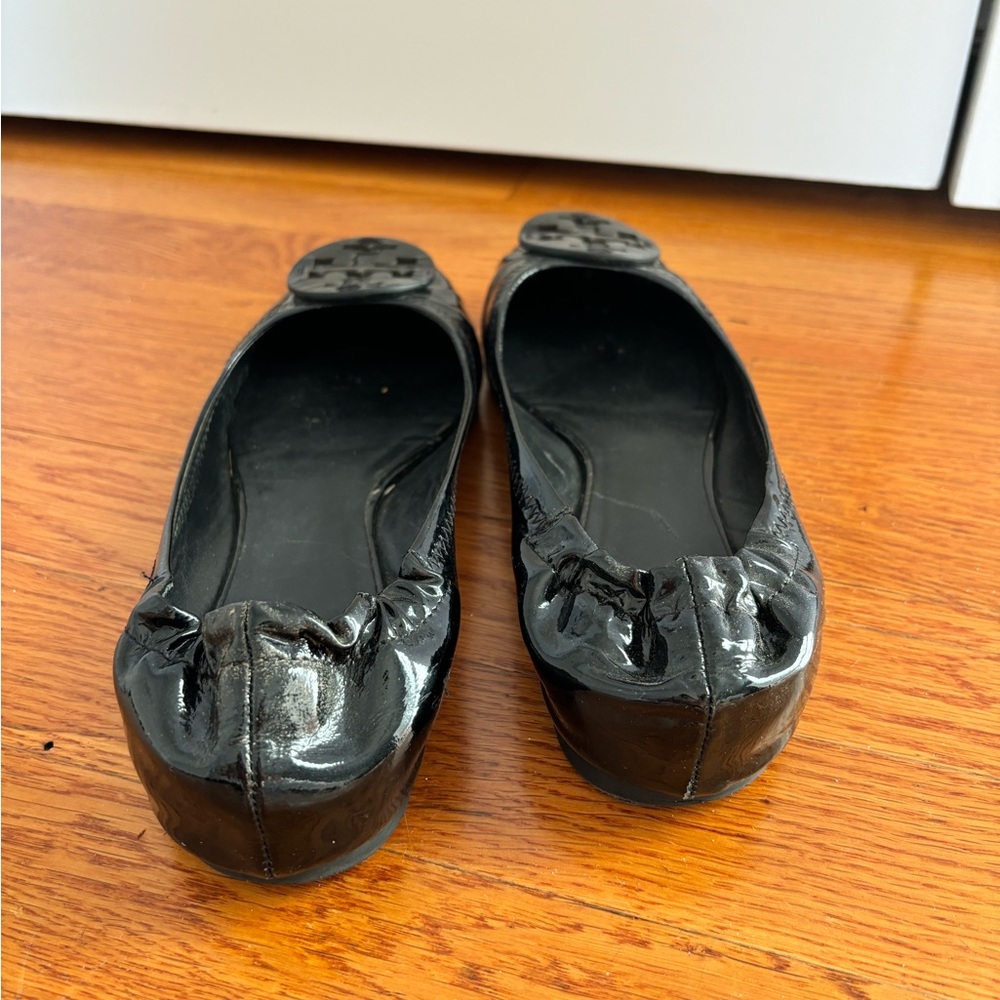 Tory Burch Minnie Travel Patent Leather Ballet Flats - Picture 2 of 5